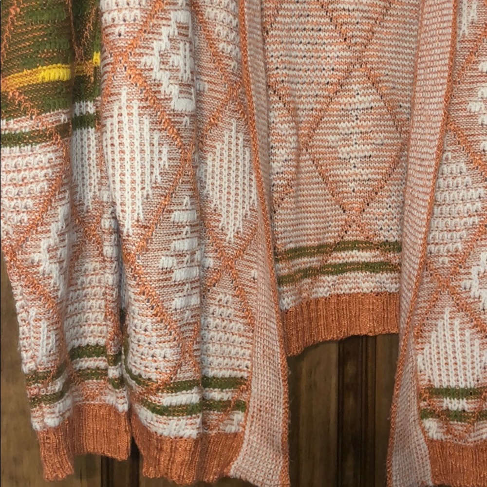 Forever 21 Sweater - Picture 3 of 5